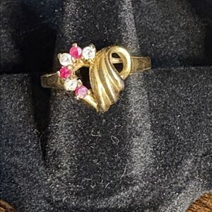 Beautiful Heart-Shaped Ruby and Clear Gemstone Ring size 5.75